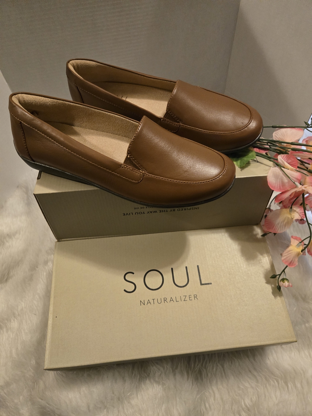SOUL Naturalizer Women's Tan Leather Slip-On Loafers
